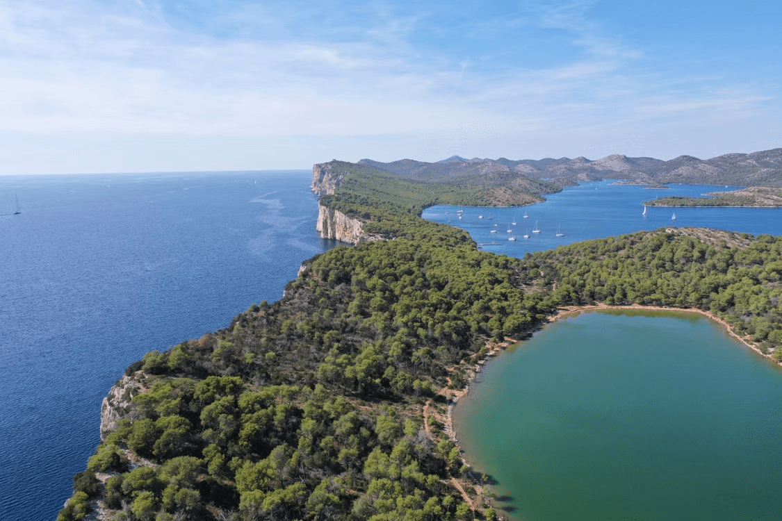 aerial_view_of_telascica_nature_park's_coastline_in_the_southeastern_tip_of_dugi_otok