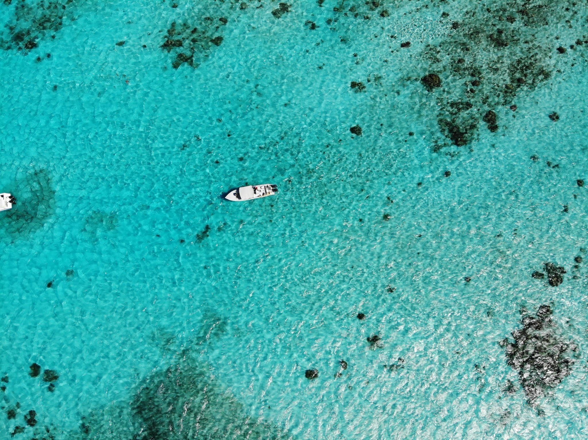 beautiful_turquoise_blue_waters_of_Belize