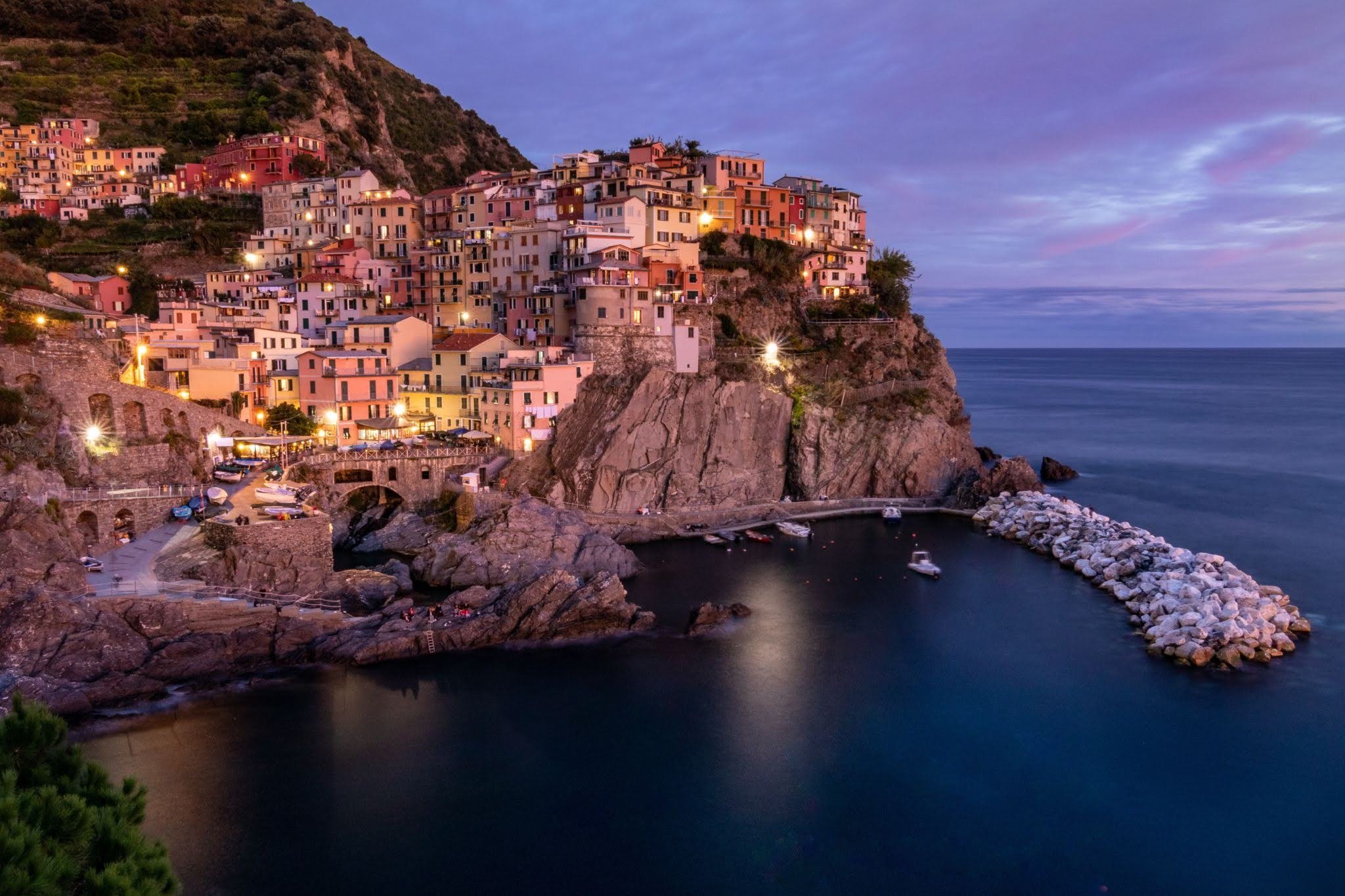 cinque_terre_at_night