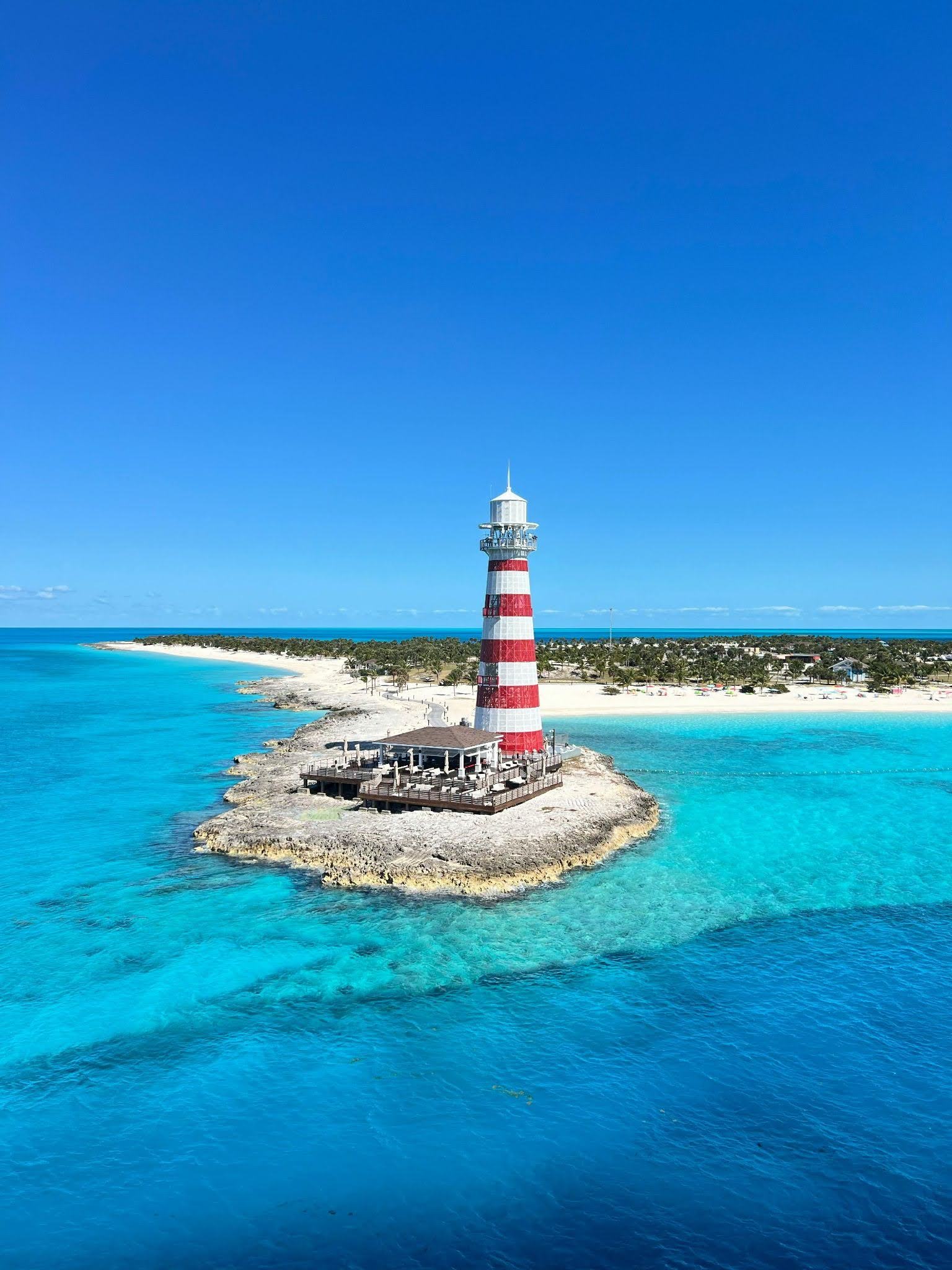 the_elbow_reef_lighthouse_at_hope_town_bahamas