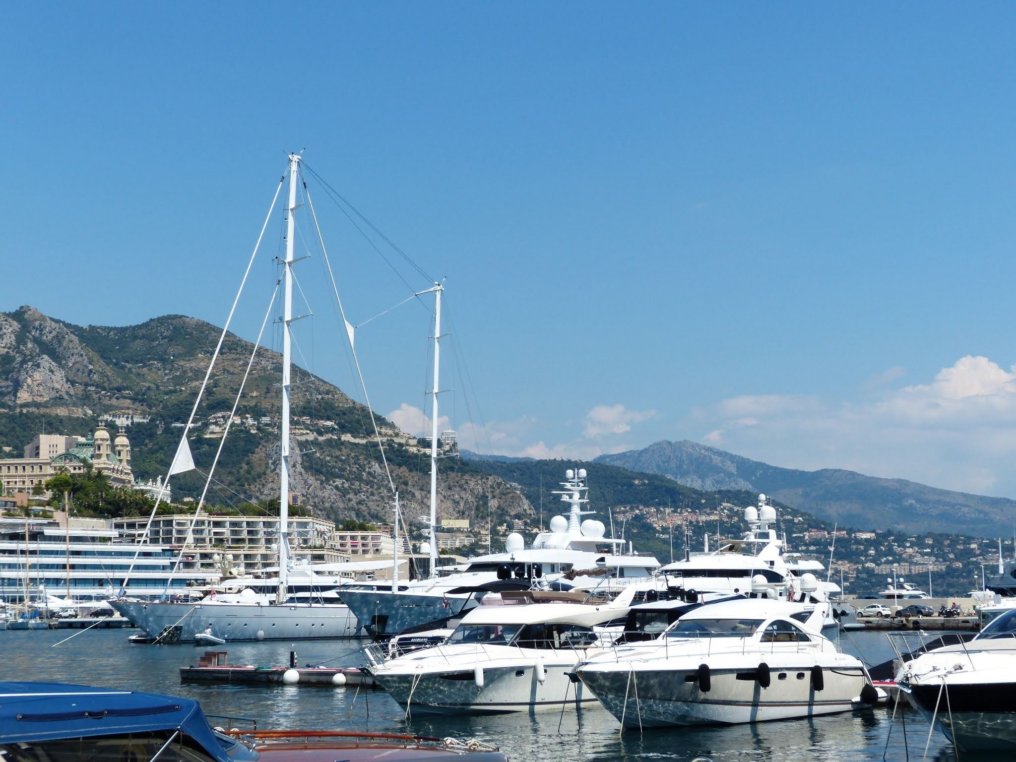 yachts_line_the_port_of_monaco
